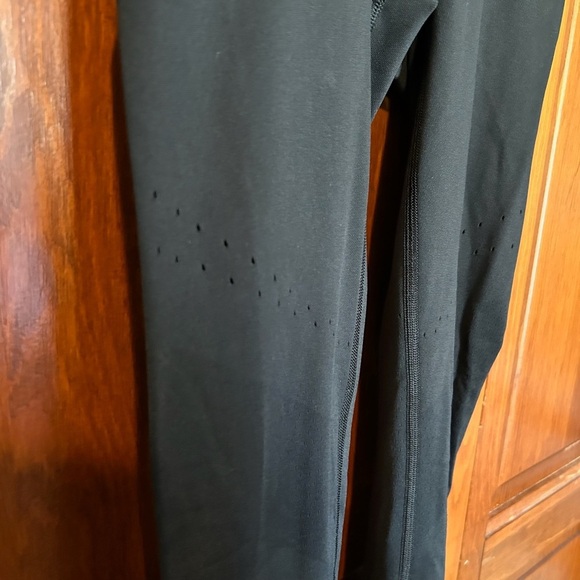 Lululemon Lululemon Zoned In Tight 27" Black Size 2 - Picture 4 of 7